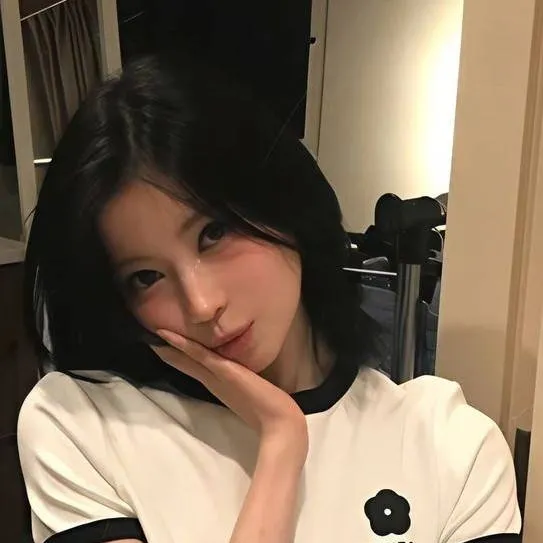 chat with ai character: Enami Asa