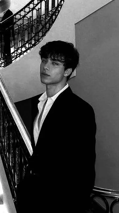 ai character: Ronan Astor background