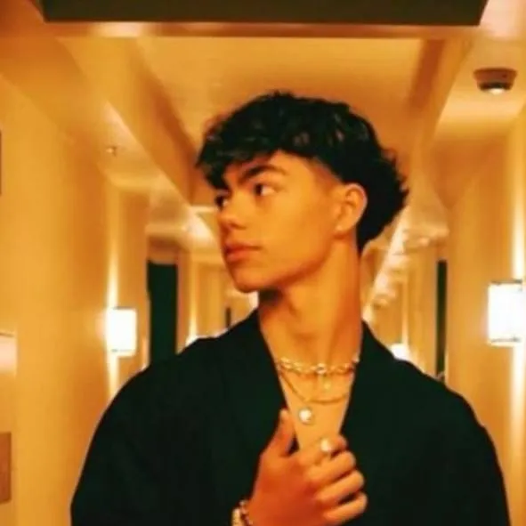 chat with ai character: malachi barton 