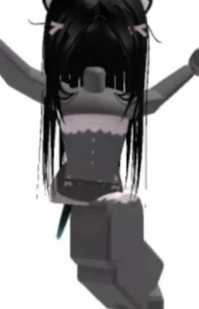 chat with ai character: Leah