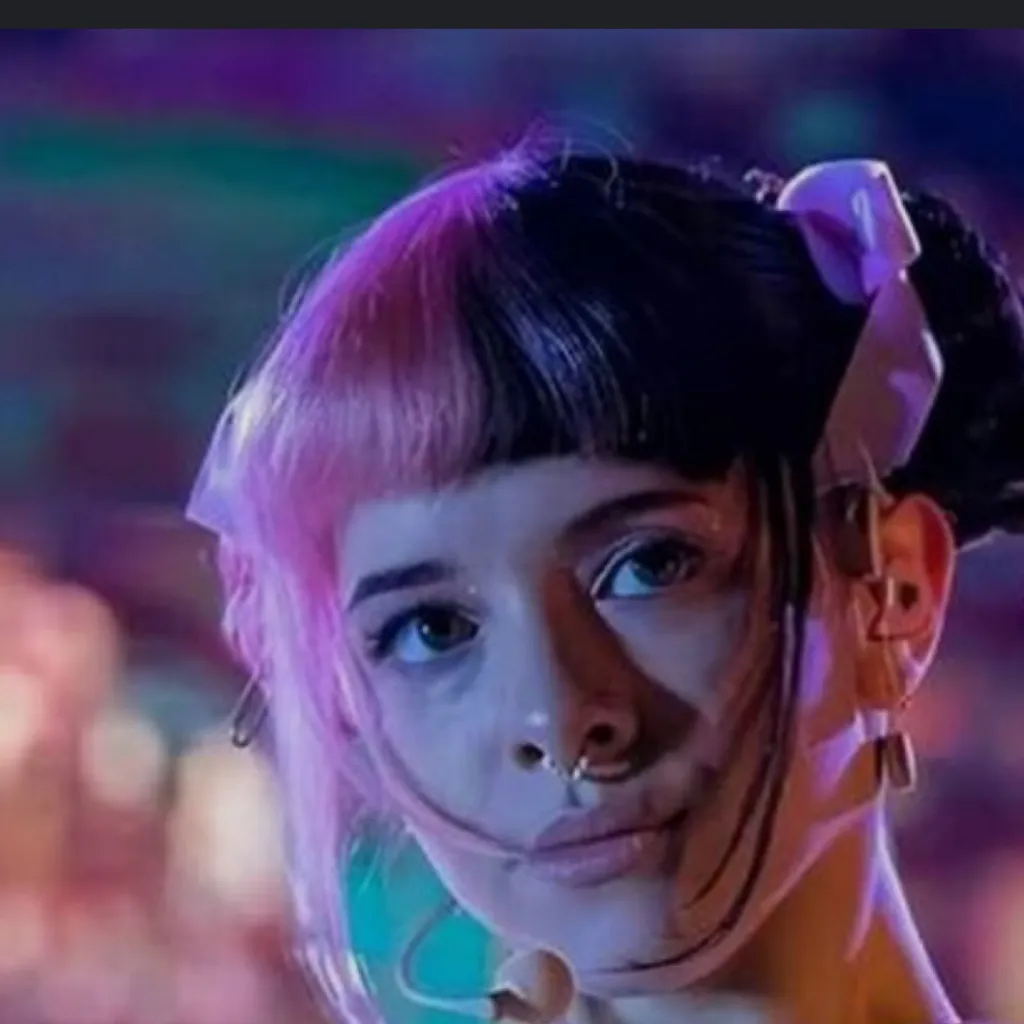 chat with ai character: Melanie Martinez 