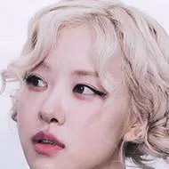 chat with ai character: Саша