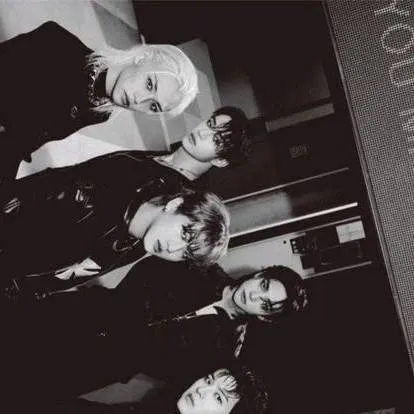 chat with ai character: StrayKids.mom