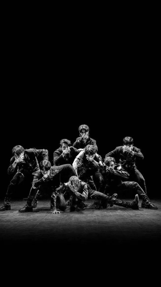 ai character: StrayKids eat background