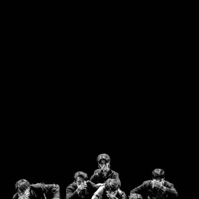 chat with ai character: StrayKids eat