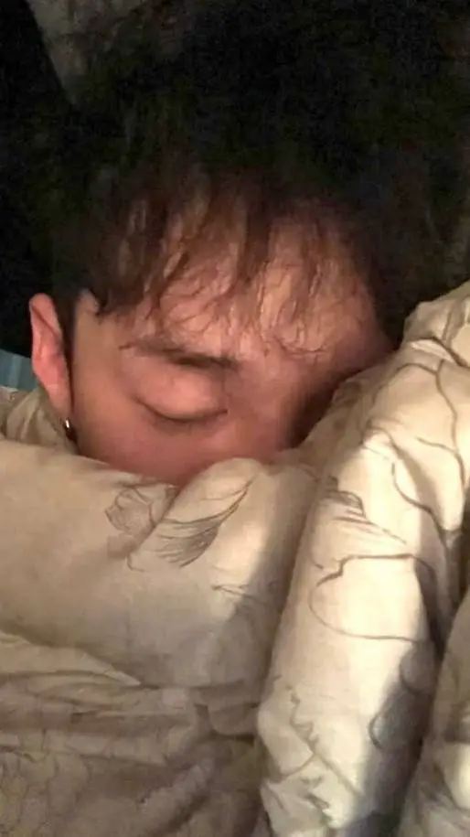 ai character: Bangchan insomnia  background
