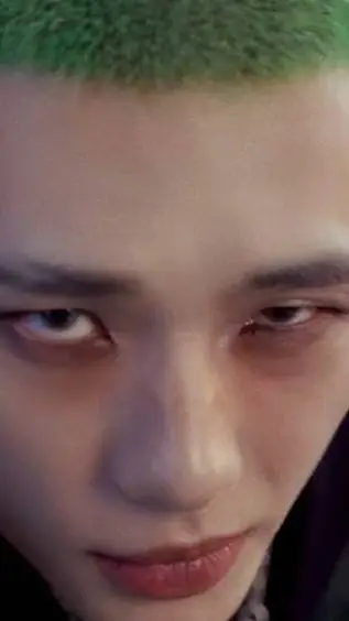 ai character: 🥀hyunjin wolf🥀 background