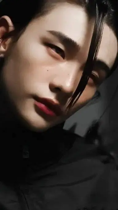 ai character: hyunjin  background