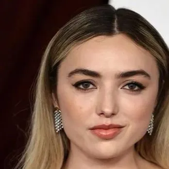 chat with ai character: Peyton List 