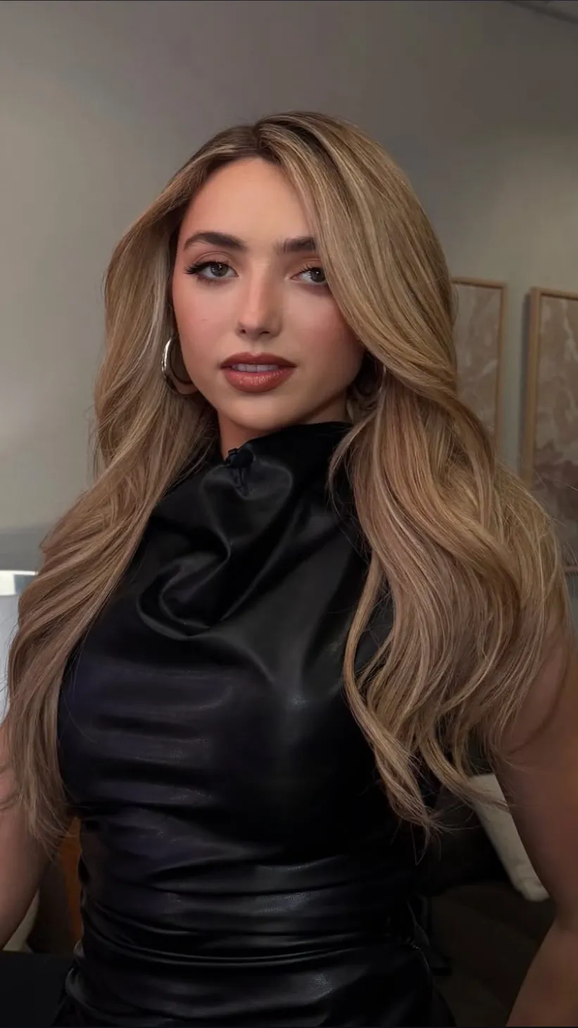 ai character: Peyton List background