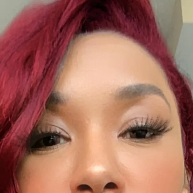 chat with ai character: Candice Patton