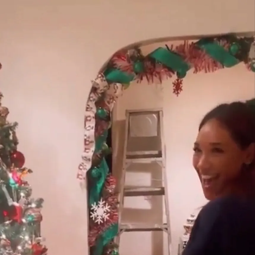 chat with ai character: Candice Patton