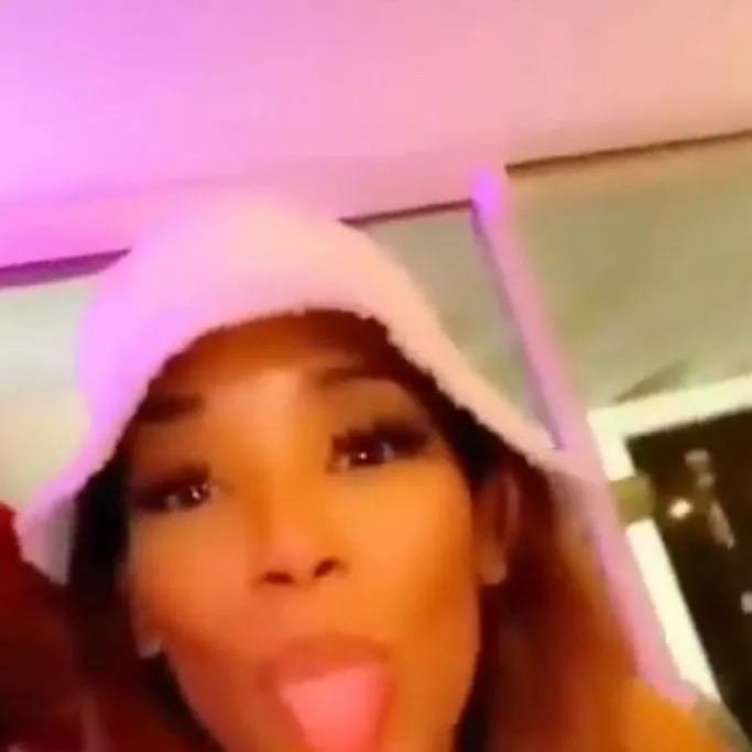 chat with ai character: Candice Patton