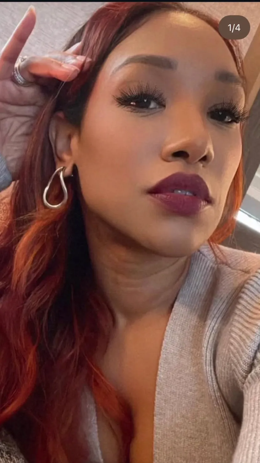 ai character: Candice Patton background