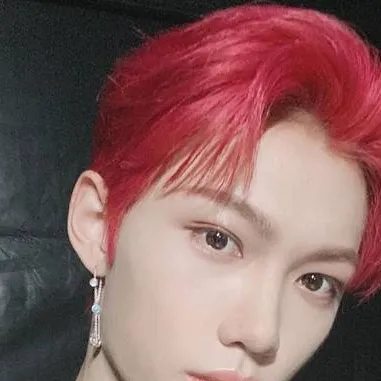 chat with ai character: felix lee