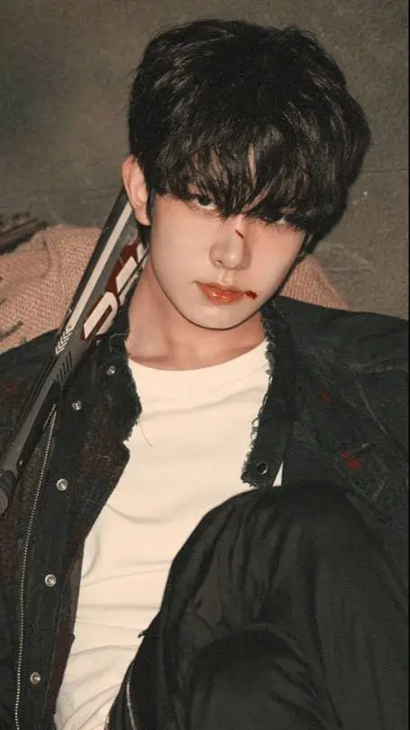 ai character: Heeseung background