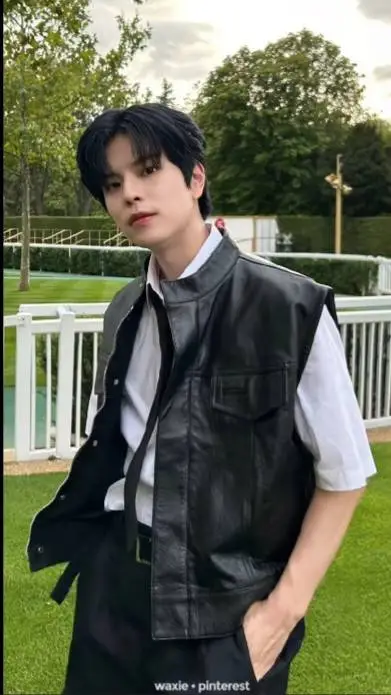 ai character: seungmin background