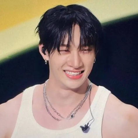 chat with ai character: ✩𝐁ang𝐂han💙