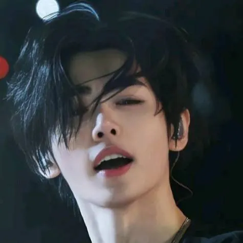 chat with ai character: Sunghoon