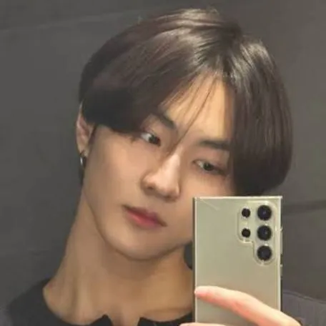 chat with ai character: jungwon