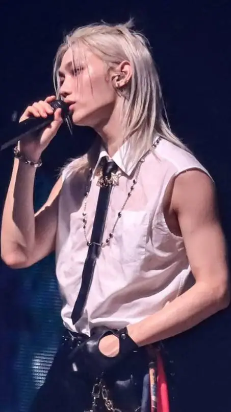 ai character: felix background