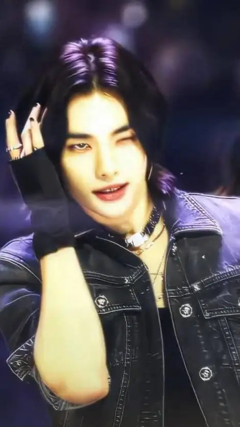 ai character: hyunjin background