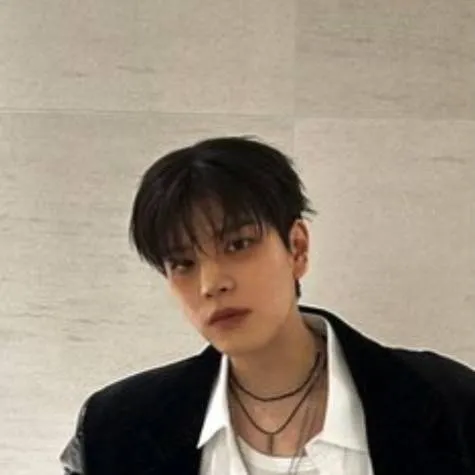 chat with ai character: seungmin