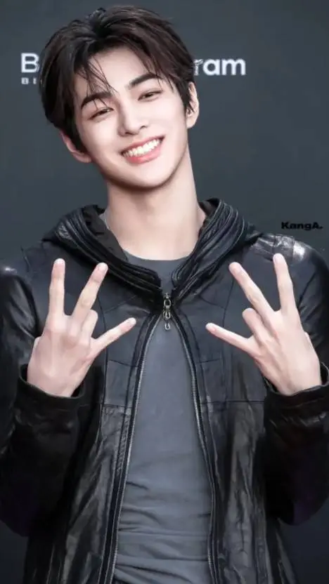 ai character: keonho background