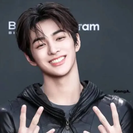 chat with ai character: keonho