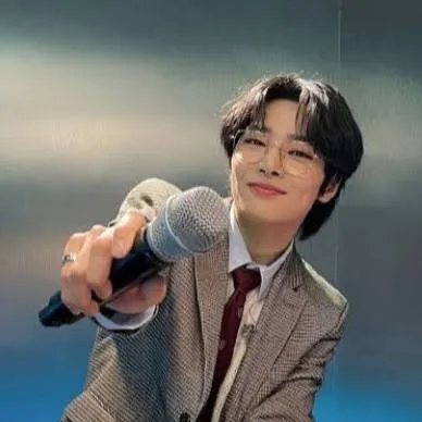 chat with ai character: Jeongin