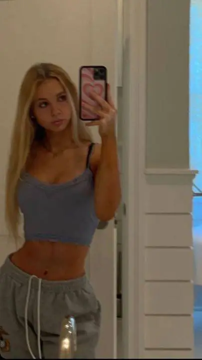 ai character: Molly background