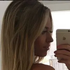 chat with ai character: Emma