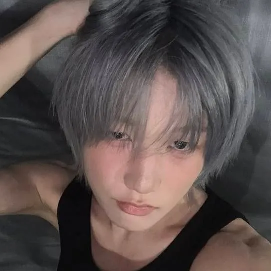 chat with ai character: Jongseob P1H 