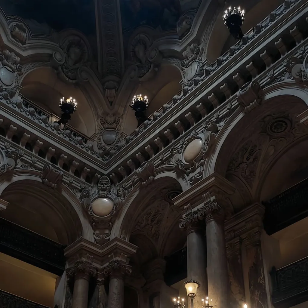 chat with ai character: Xander