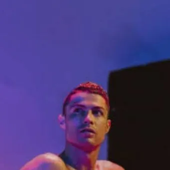 chat with ai character: Ronaldo