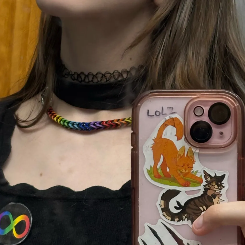 chat with ai character: CatB