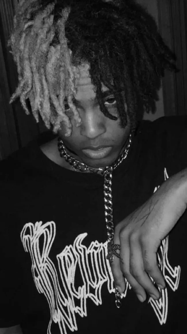 ai character: Xxxtentacion background