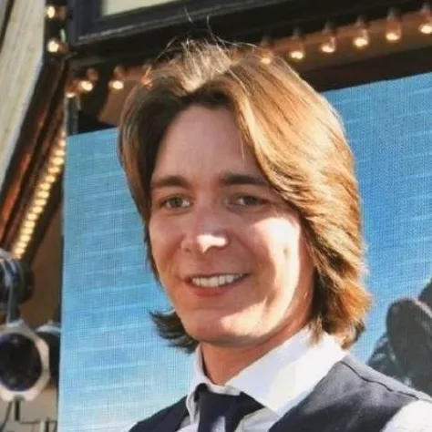 chat with ai character: ♡Fred Weasley♡
