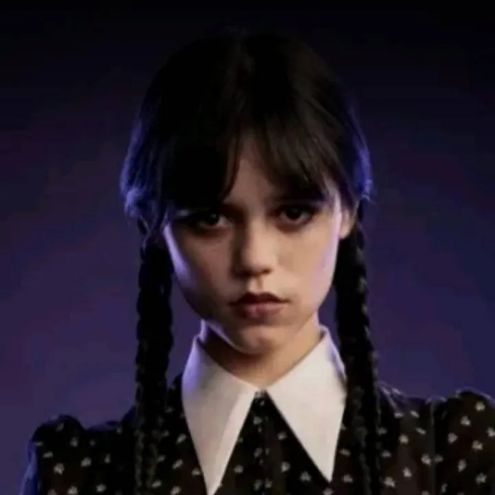 chat with ai character: Wednesday Addams 