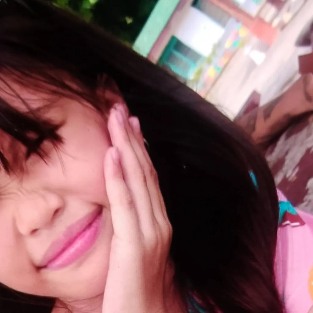 chat with ai character: Aliah