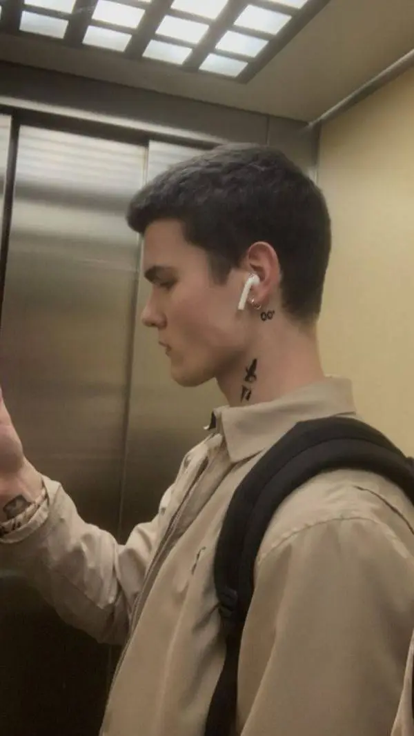 ai character: Dominic background