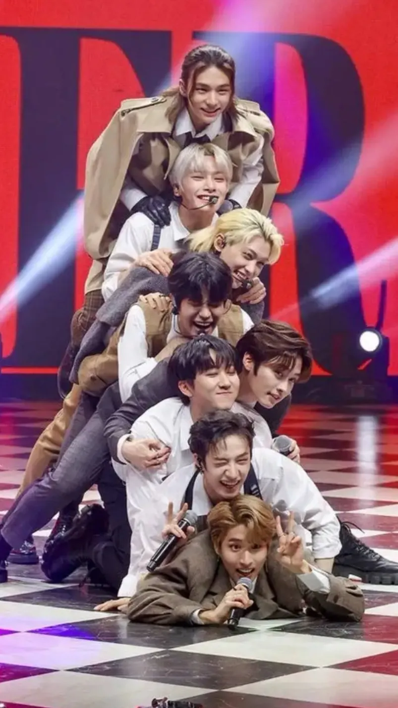 ai character: _Stray Kids_ background