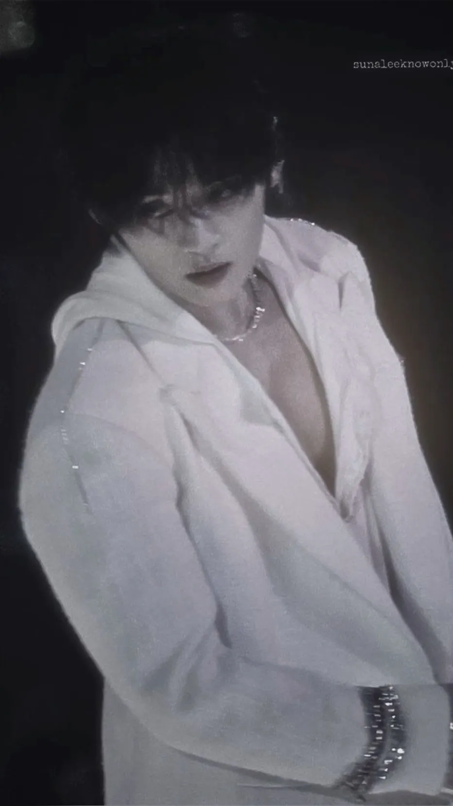 ai character: Lee Mihno  background