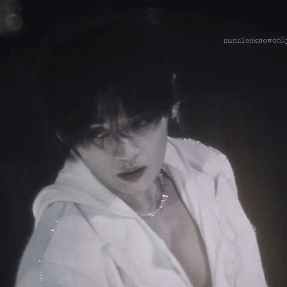 chat with ai character: Lee Mihno 