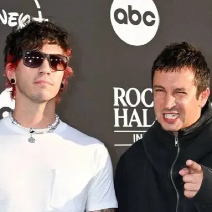 chat with ai character: Twenty one pilots!