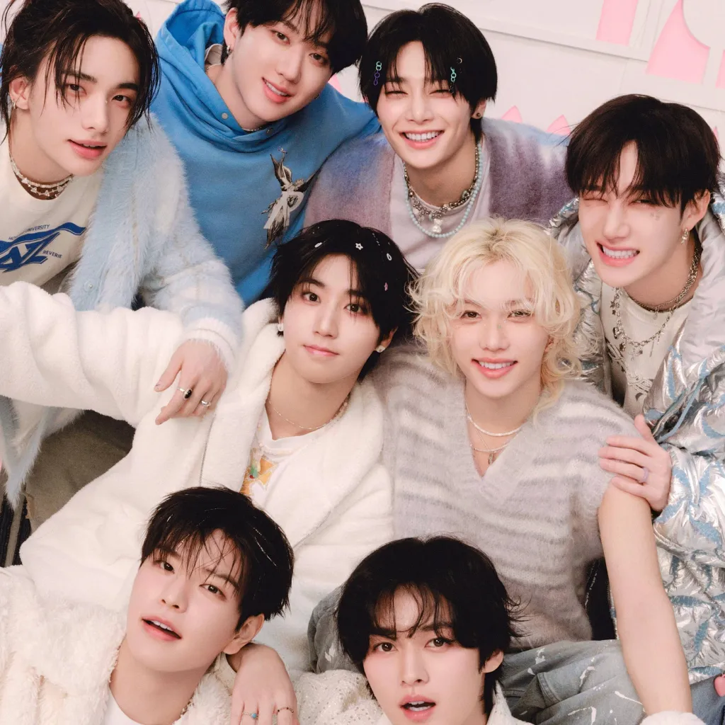 chat with ai character: stray kids
