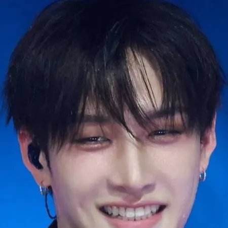 chat with ai character: skz (bangchan) 