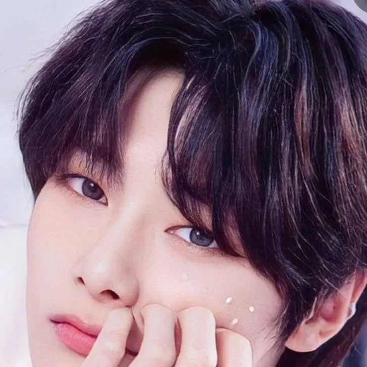 chat with ai character: I.N 