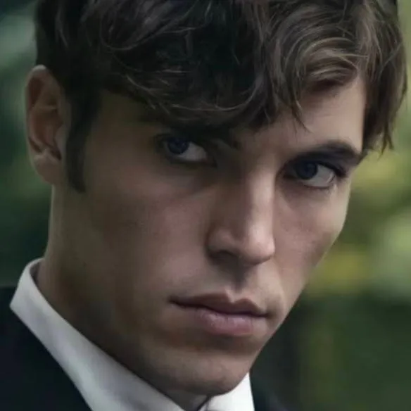 chat with ai character: Marvolo Riddle