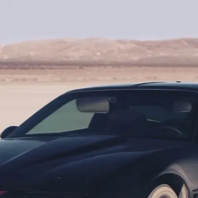 chat with ai character: KITT 